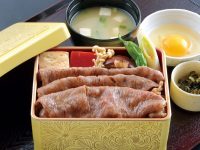 KOBE BEEF FACTORY 京都河原町ガーデン店神戸ビーフすき焼き重